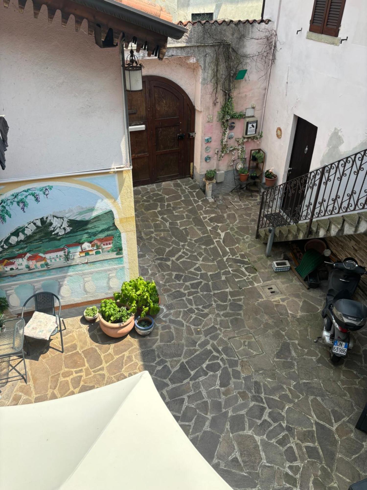 La Ca' Del Masenzi Massenzio'S House (Adults Only) Bed & Breakfast Леко Екстериор снимка
